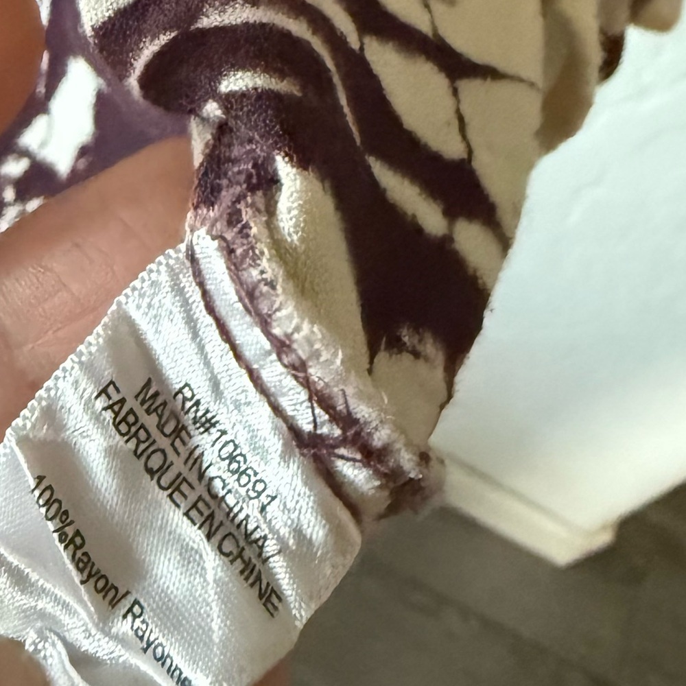 Young Fabulous & Broke|Plum & tan Tie-Dye V-Neck balloon sleeve blouse•••LARGE - Picture 7 of 10